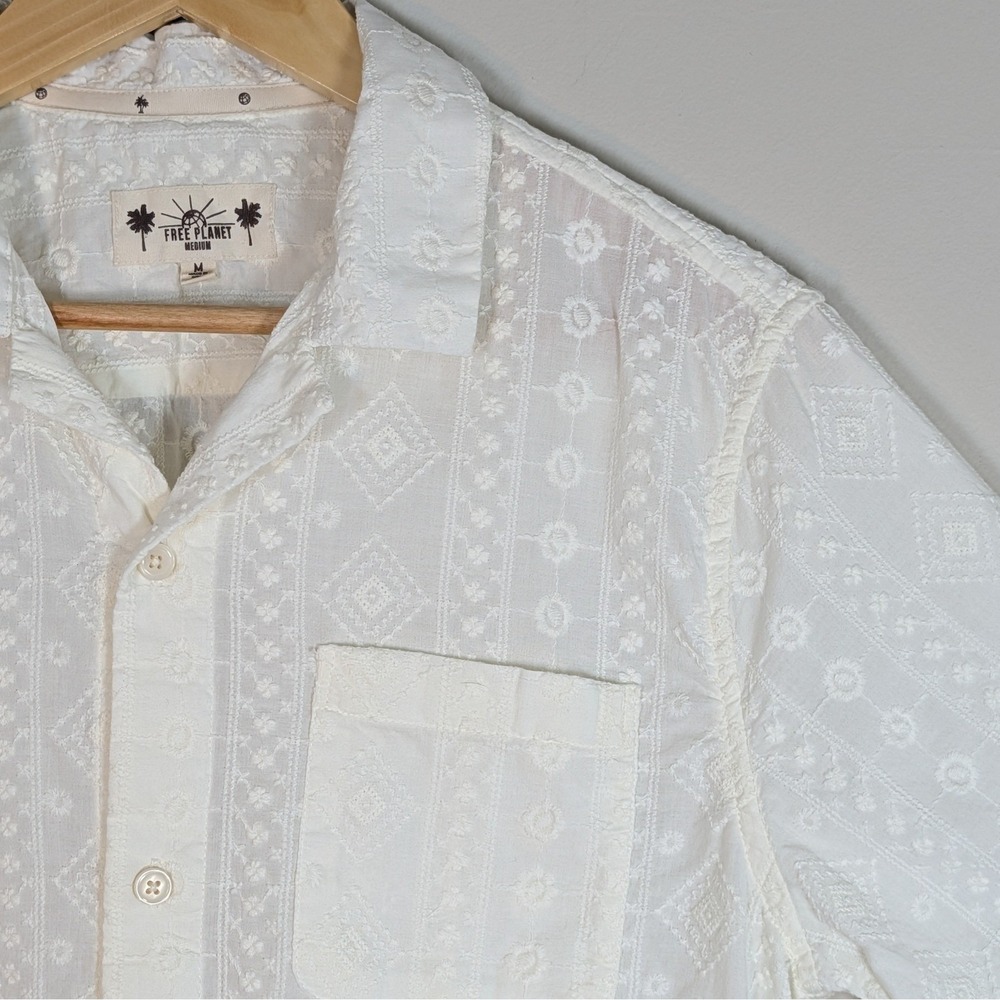 Free Planet Mens Cream Embroidered Eyelet Short Sleeve Button Down Shirt Medium